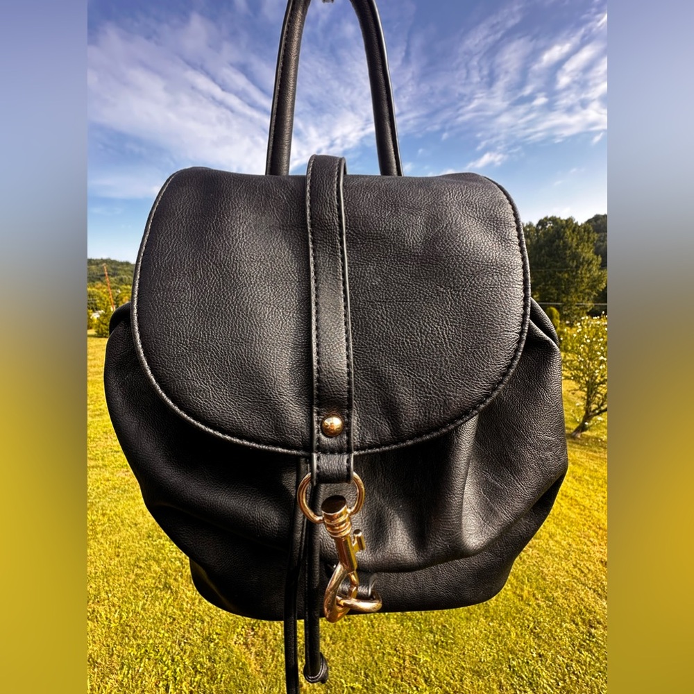 🖤 Woman’s Black Backpack, Purse, Bag. Draw Cord & Latch Closure. ~14x14” Roomy!